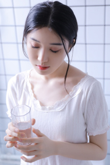 火辣的小峓子的味道2中文字幕